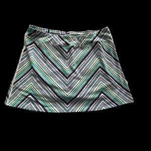 Bass Pro Shops Multicolor‎ Green Chevron Striped Skort *See Description*